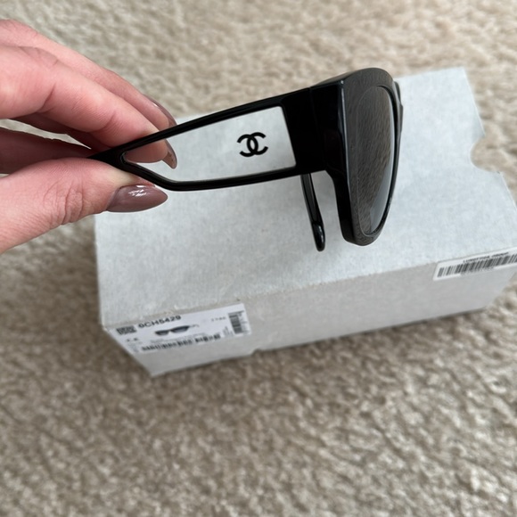 Chanel sunglasses black grey gradient polarized 0CH5429 - Picture 4 of 9